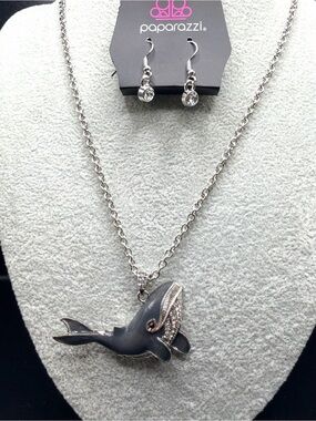 Paparazzi Whale w/rhinestones pendant & Rhinestone dangle earrings NIP